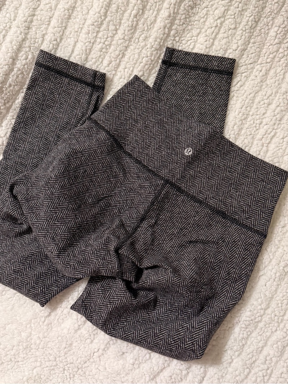 lululemon Herringbone High-Rise Leggings - Picture 2 of 6